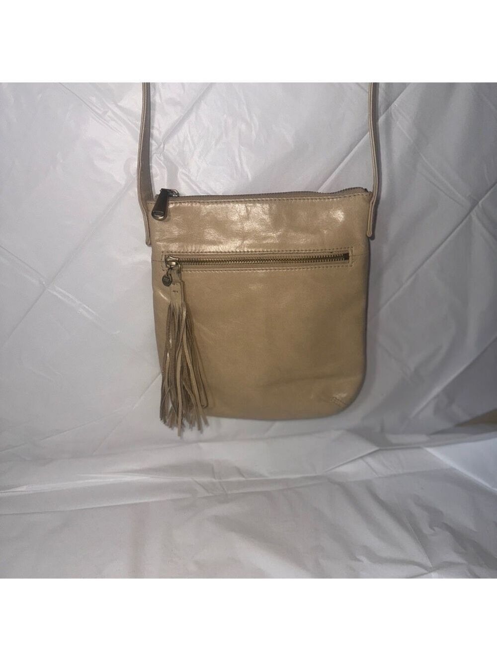 Hobo Sarah crossbody bag in cream